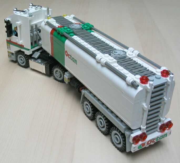 octan-tanker-2.jpg