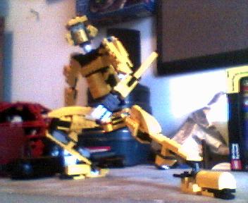 yellowbot006.jpg