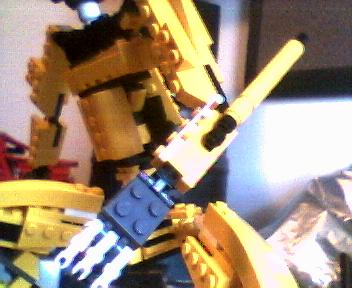 yellowbot009.jpg
