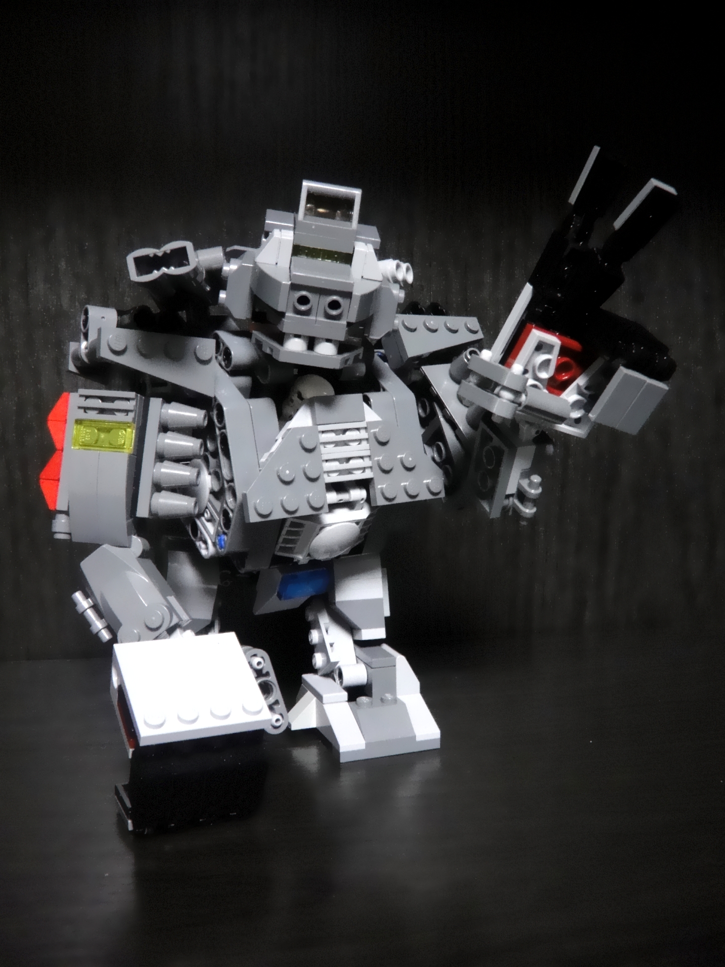 lego_moc_-_evil_beats_iron_ape_final_03_front.jpg