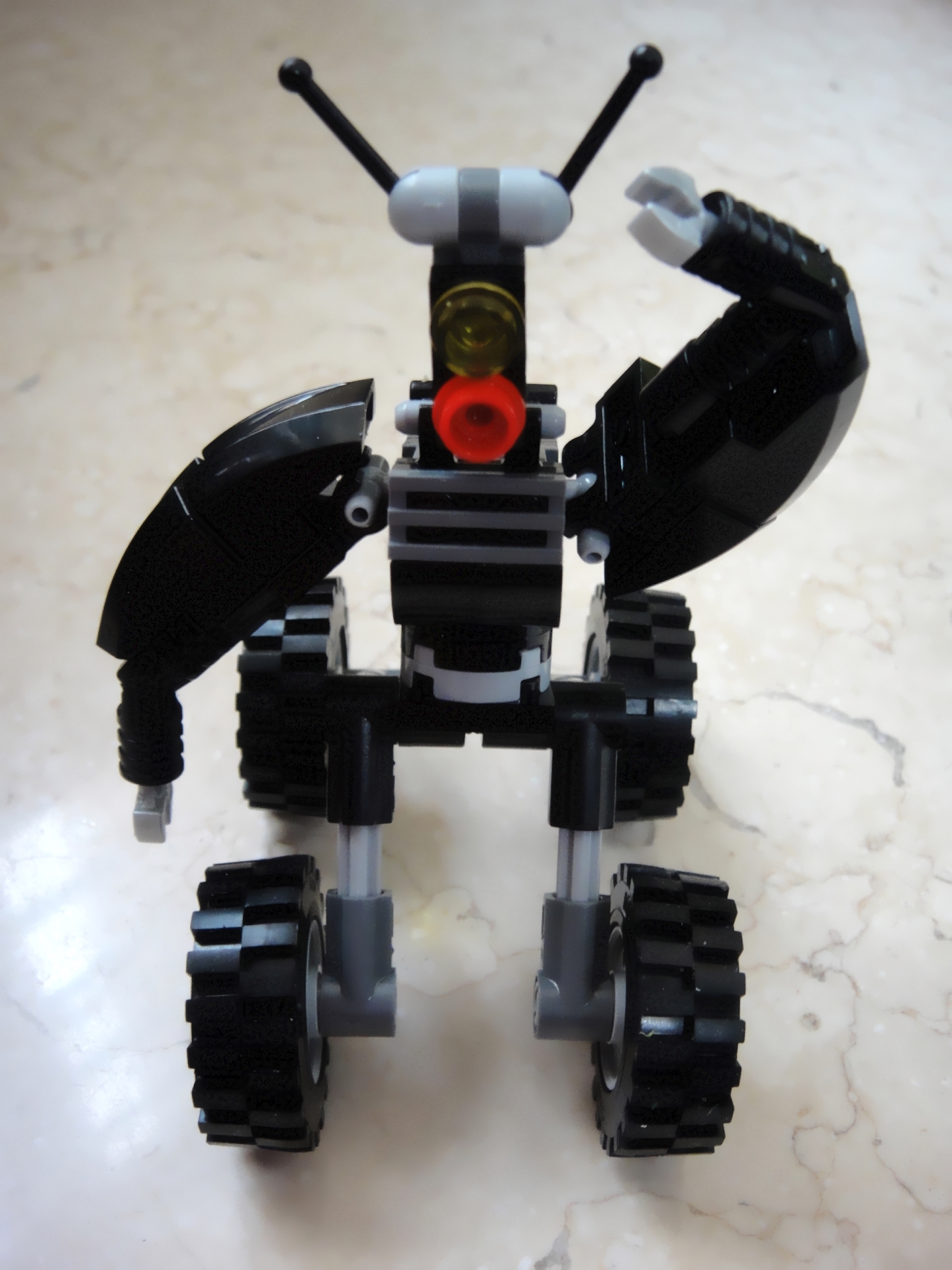 lego_moc_-_steel_rasp_achilles_04.jpg