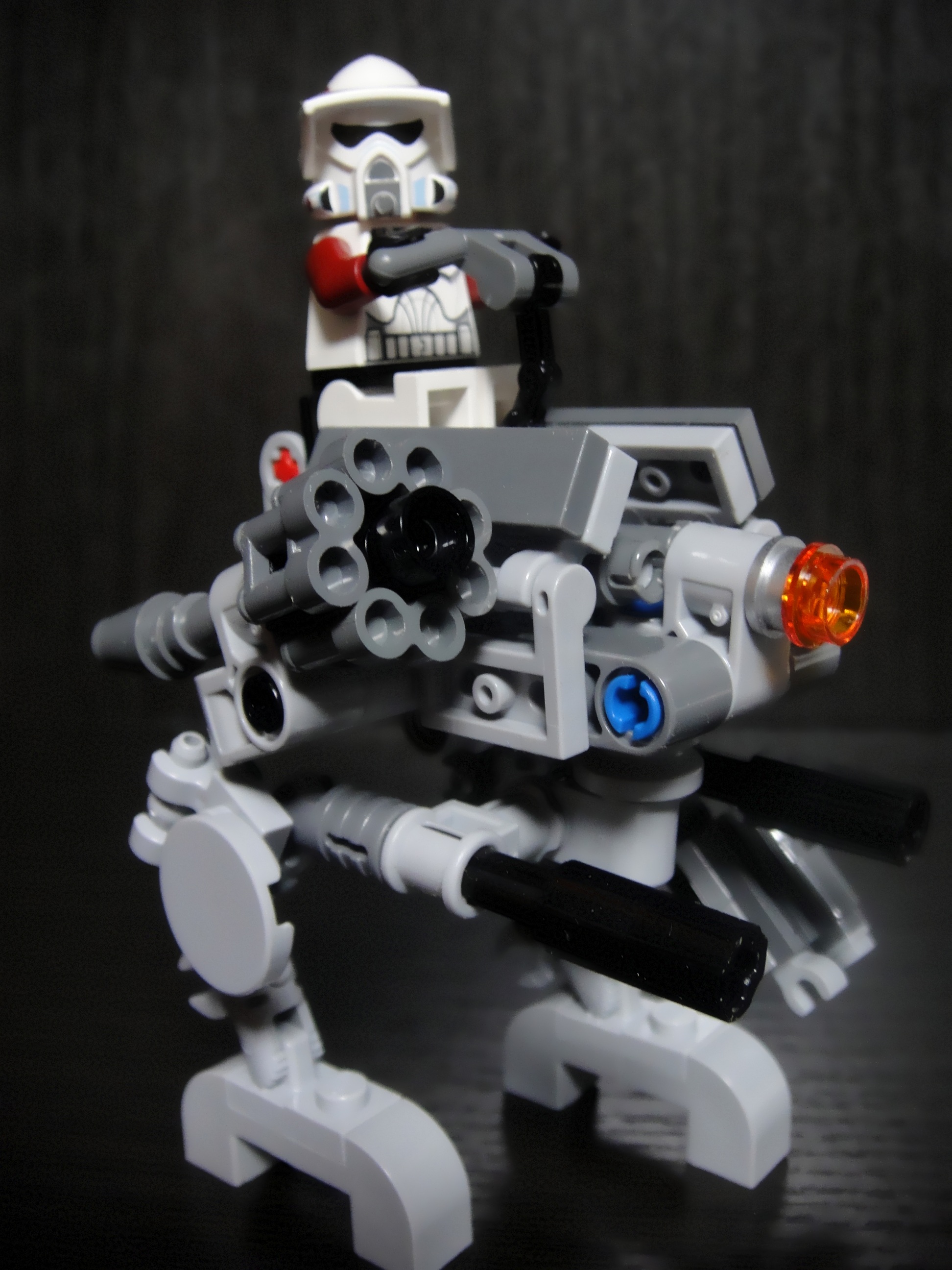moc_steel_striker_mkii_02_front_right.jpg