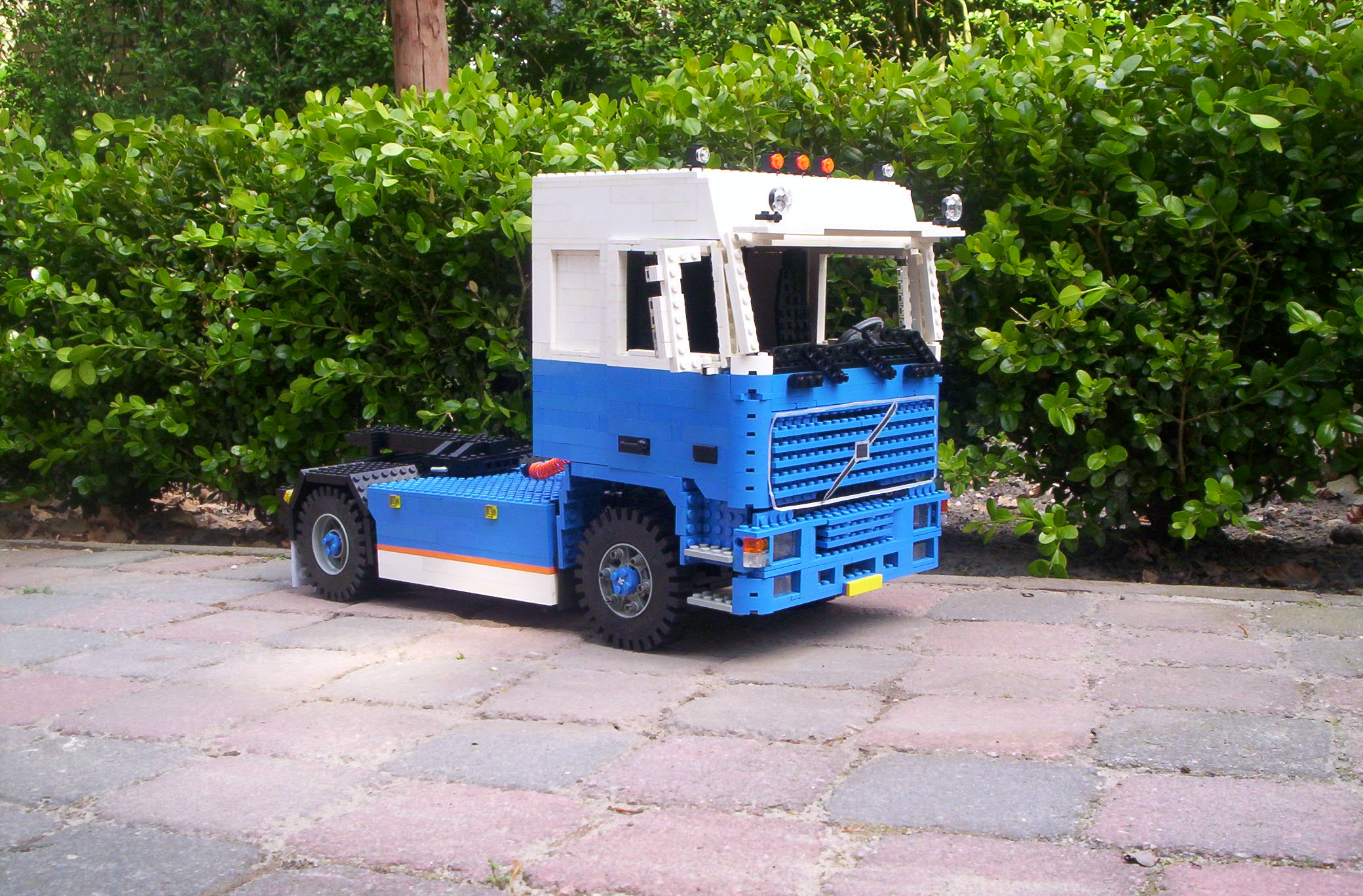 008_000.jpg