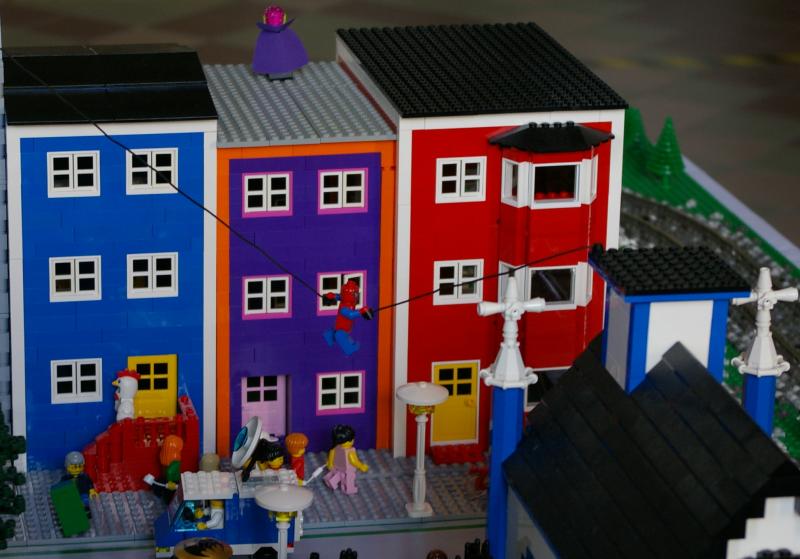 nfldstylehouses2.jpg