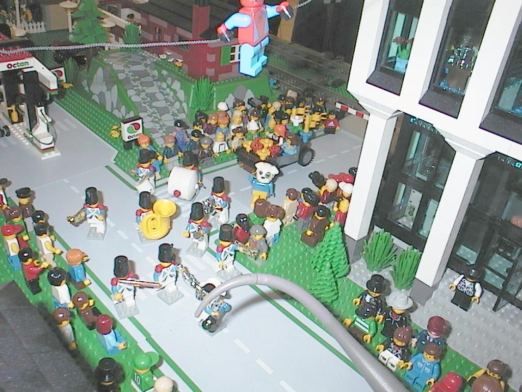 parade2.jpg