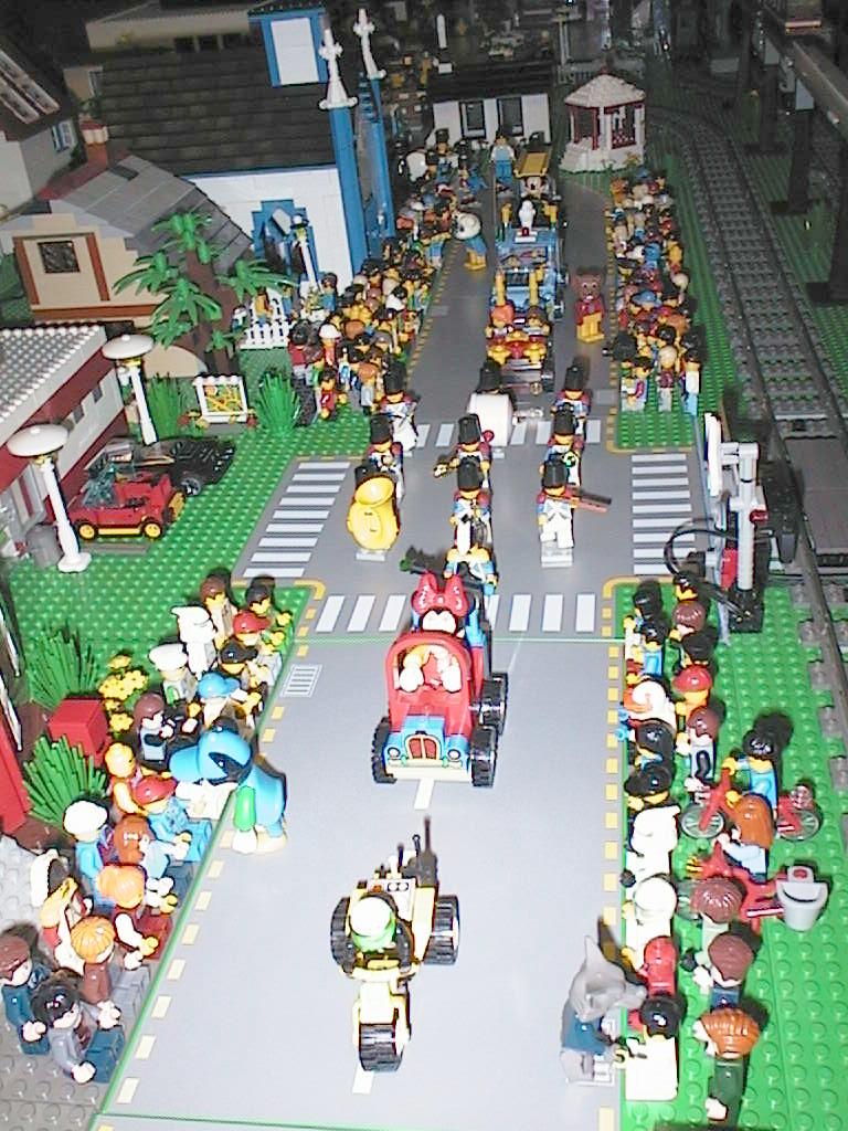 parade02.jpg