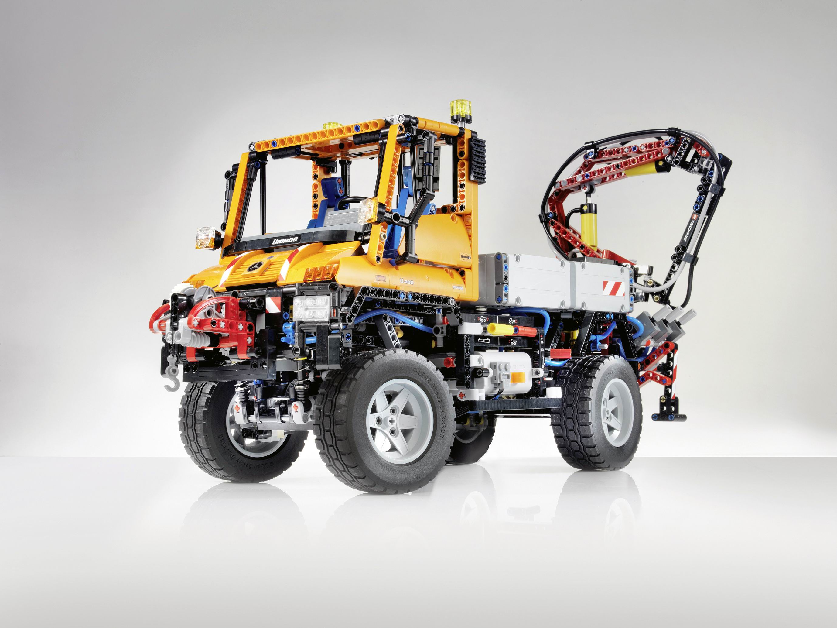 lego_unimog_hires.jpg