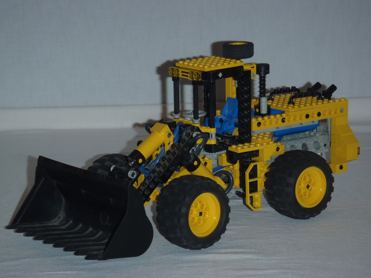 8459_pneumatic_loader.jpg
