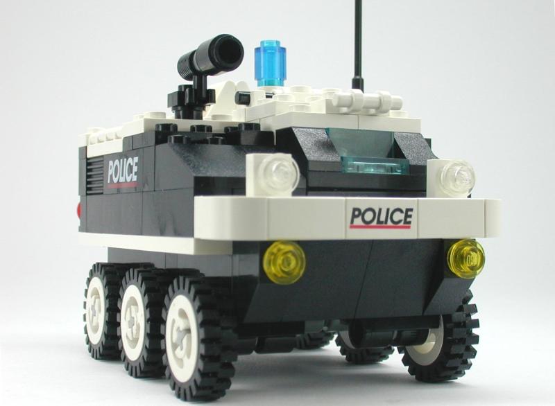 police_apc1.jpg
