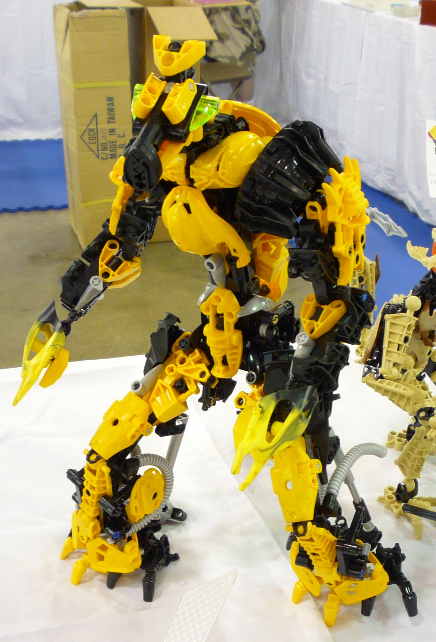 someones_big_yellow_beast.jpg