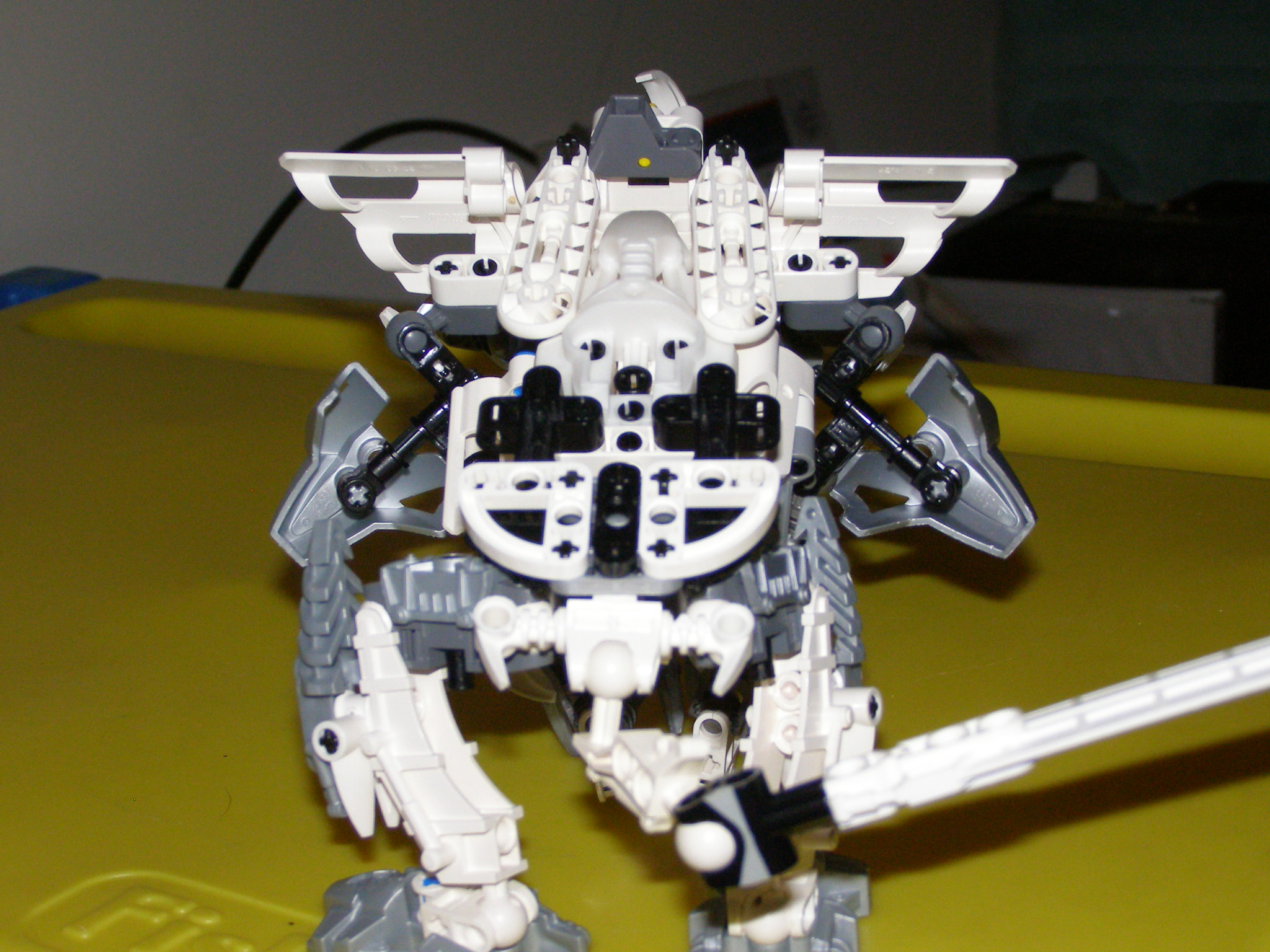 pb301837.jpg