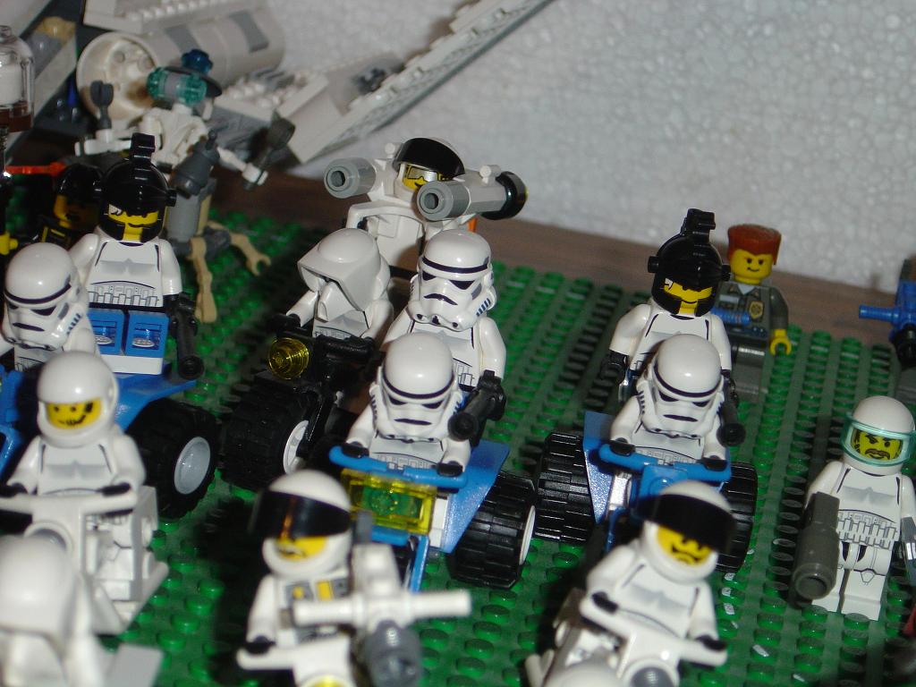 lego_space_biker_support.jpg
