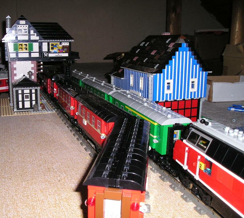 007_passing_trains.jpg