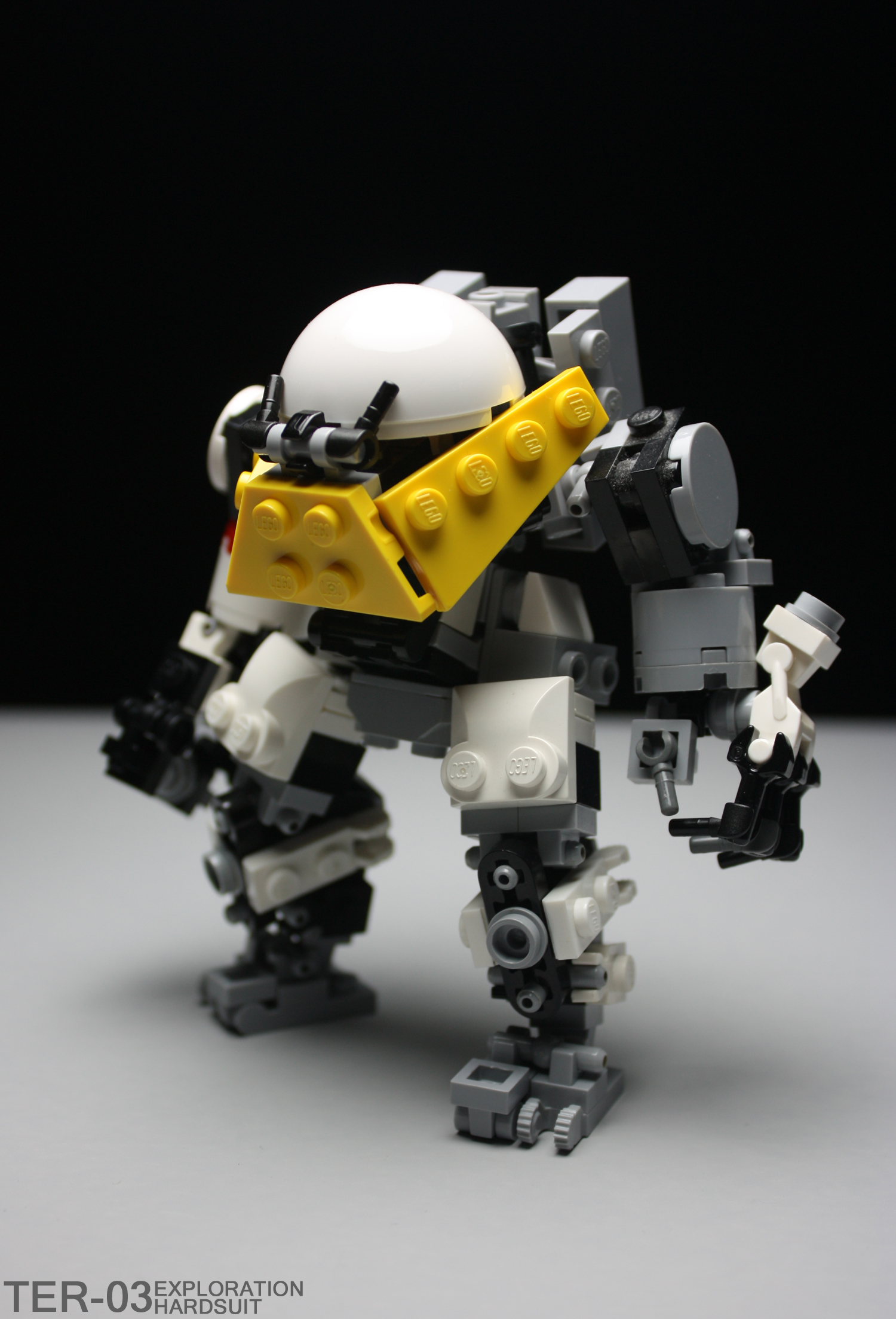 ter-03_exploration_hardsuit.jpg