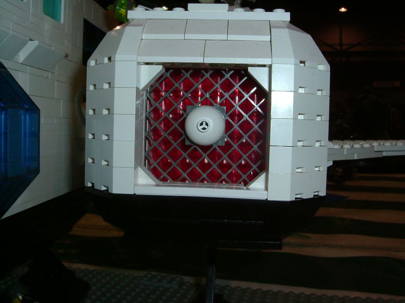 03_enginepod_front.jpg