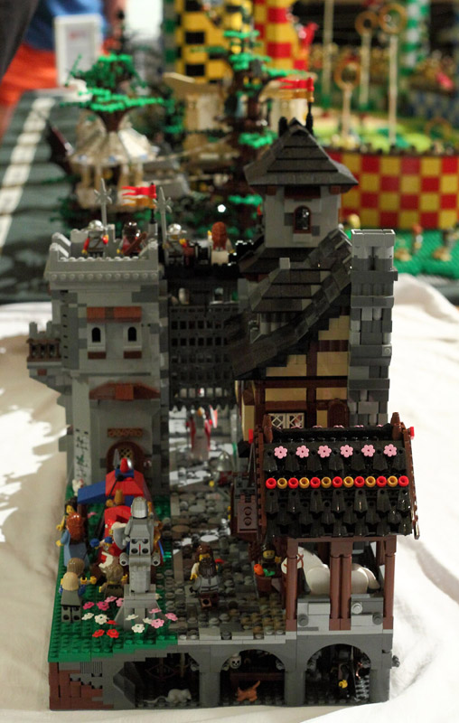 castlelifedetail4eb_210112.jpg