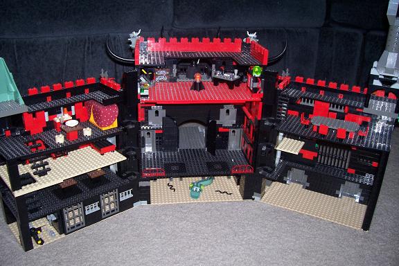 evil_castle_back.jpg