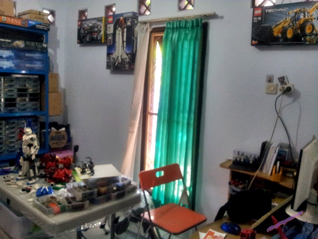 myroom02.jpg