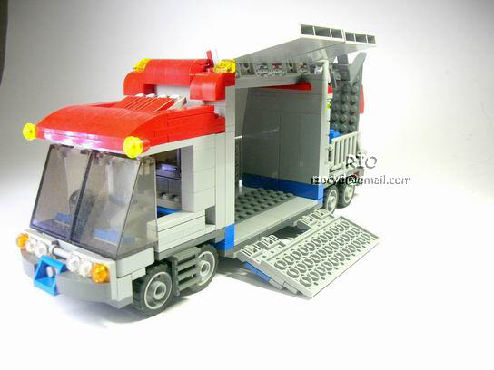 cargotruck0107.jpg