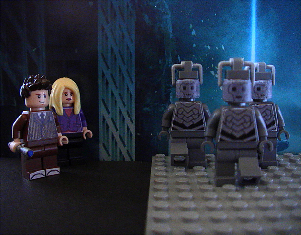 ten_and_rose_vs_the_cybermens.jpg