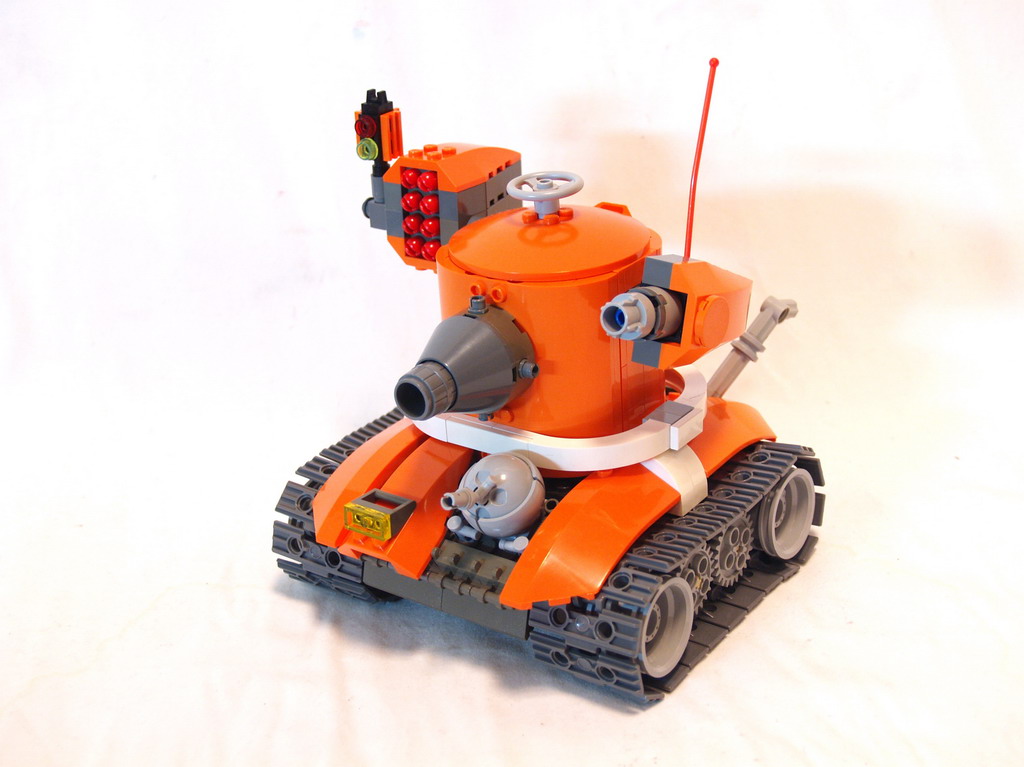 giant-tank-02.jpg