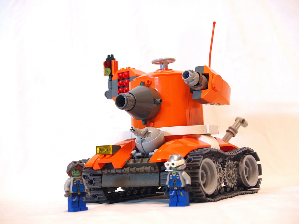 giant-tank-05.jpg