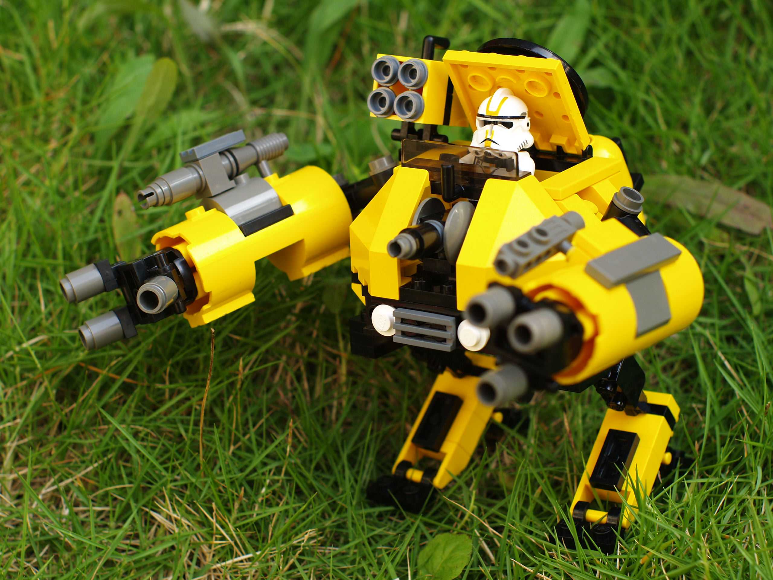 micromecha01.jpg