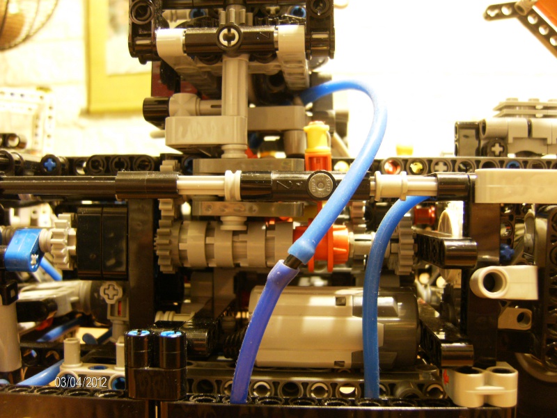 center_detail_0.jpg