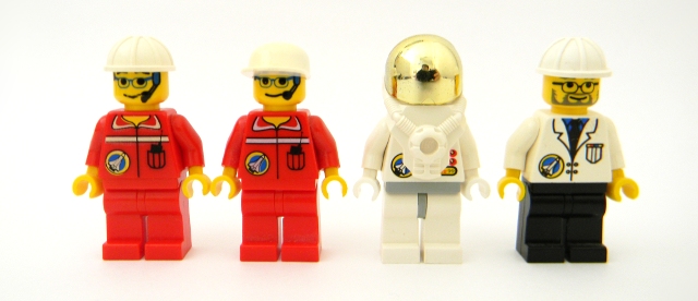 13_minifigures.jpg