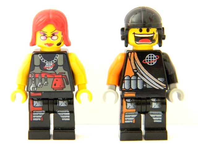 10_minifigures_front.jpg