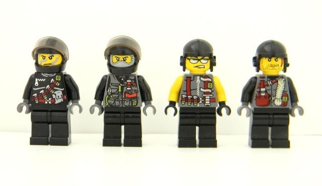12_minifigs.jpg