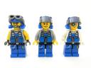 27_minifigsfront.jpg