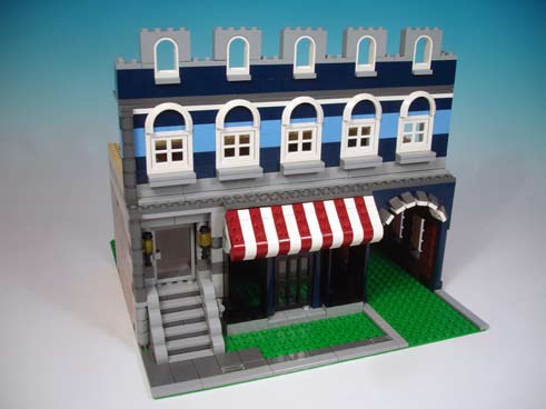 10182-03-brickjournal7_31_2.jpg