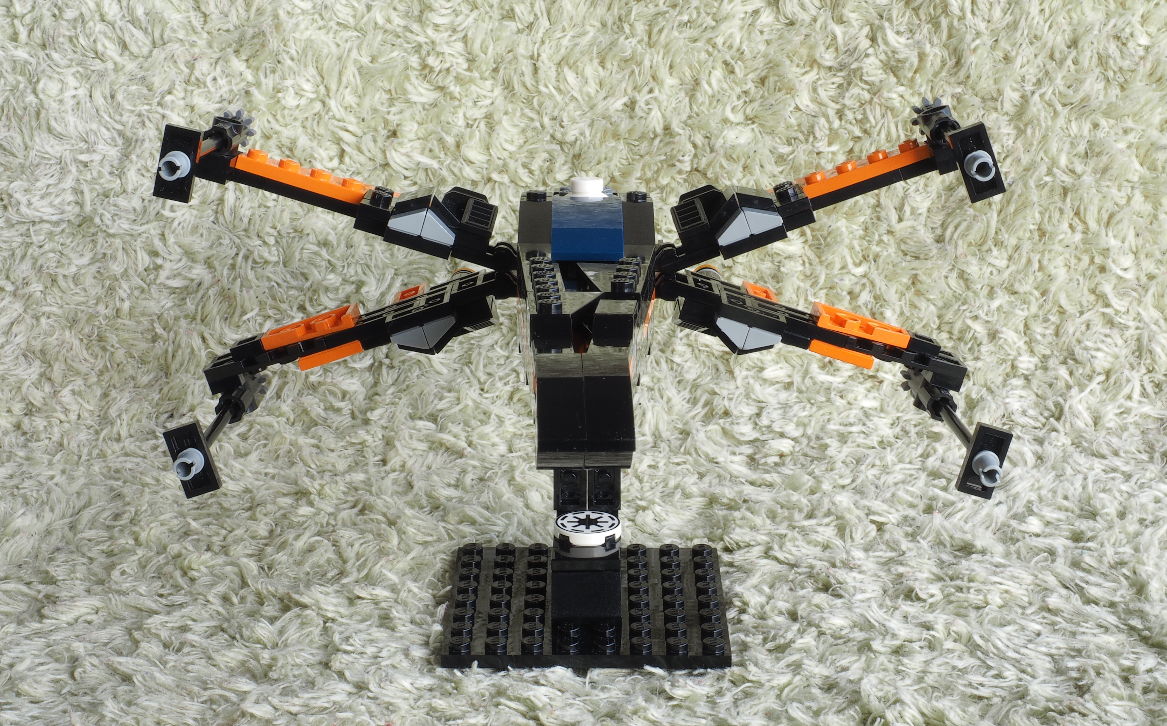poes_x-wingstarfighter_01.jpg