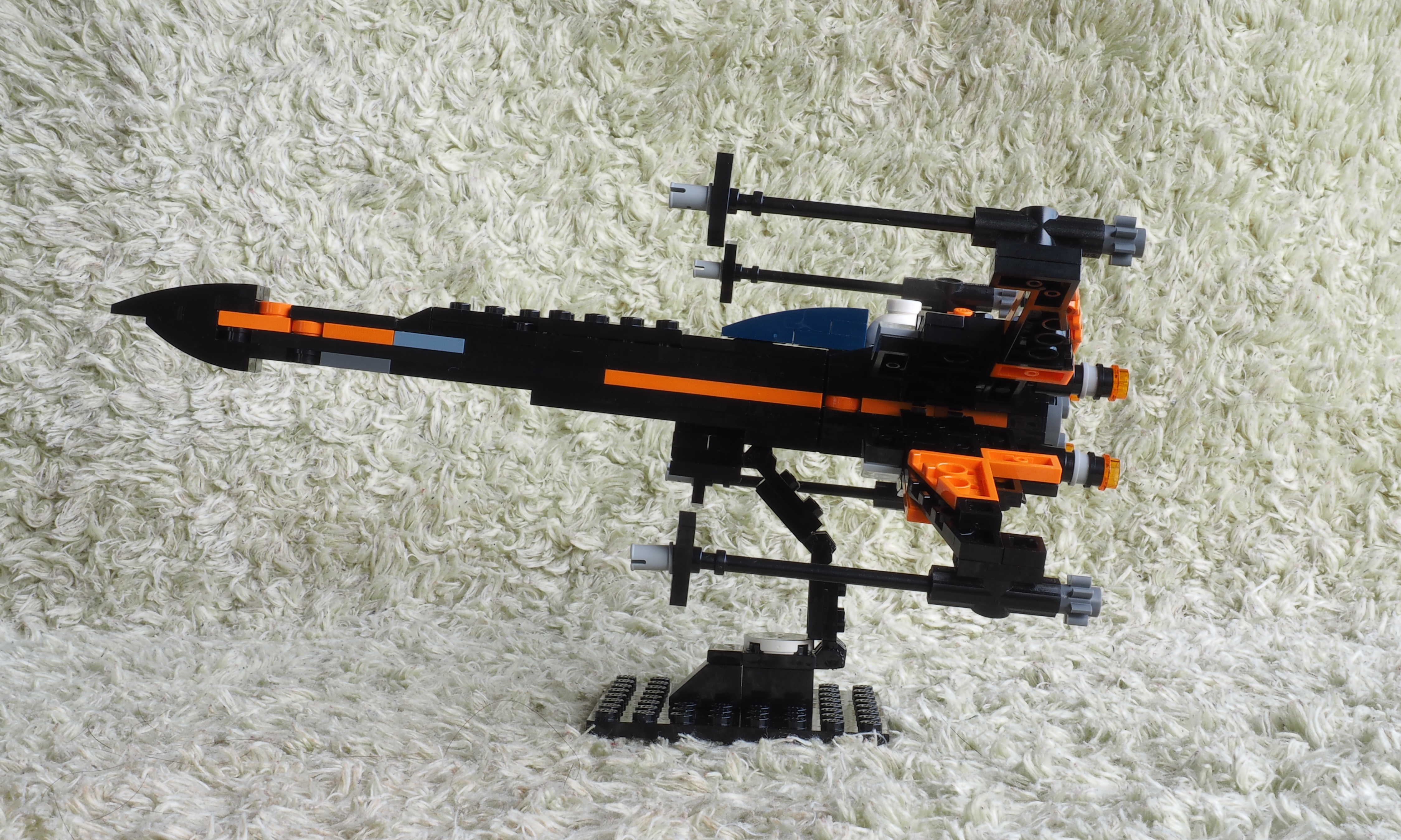 poes_x-wingstarfighter_05.jpg