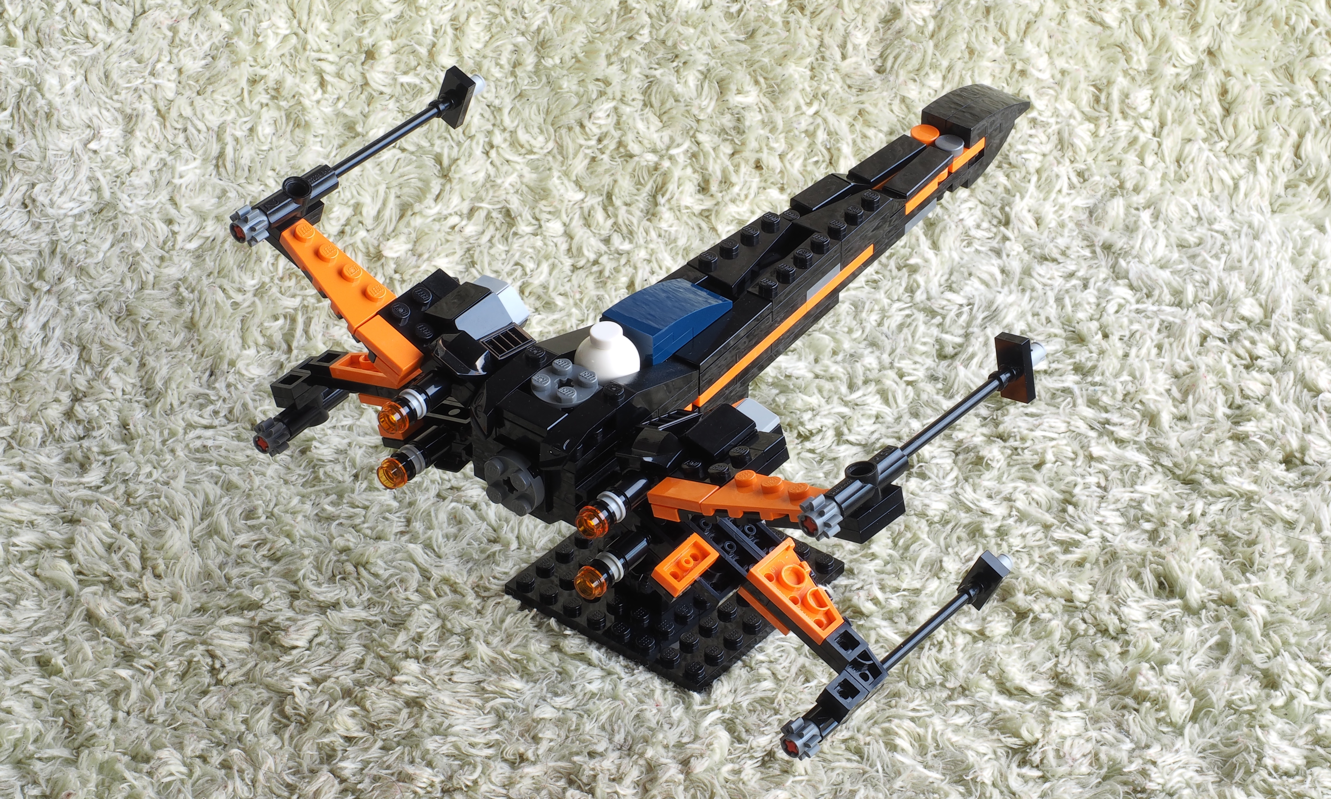 poes_x-wingstarfighter_08.jpg