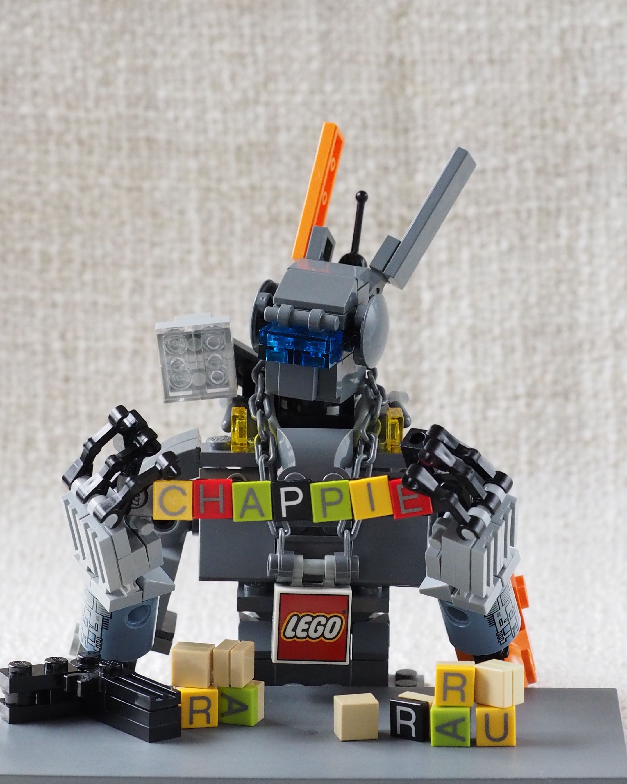 lego_chappie_06.jpg