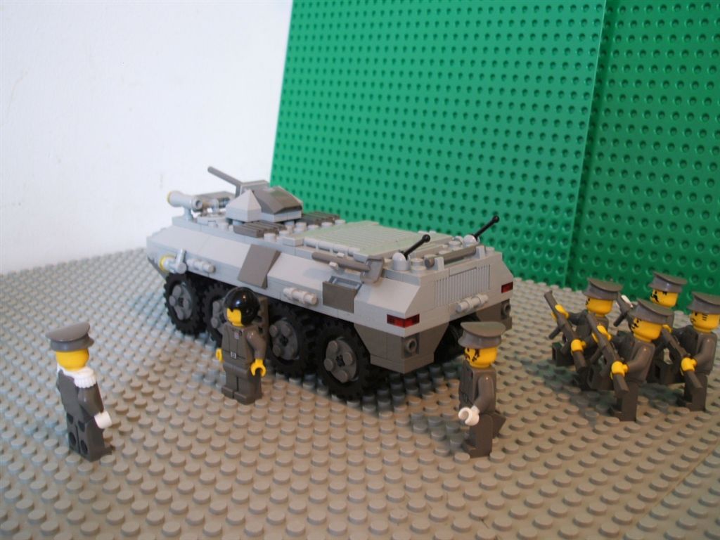 btr_80_rueck.jpg