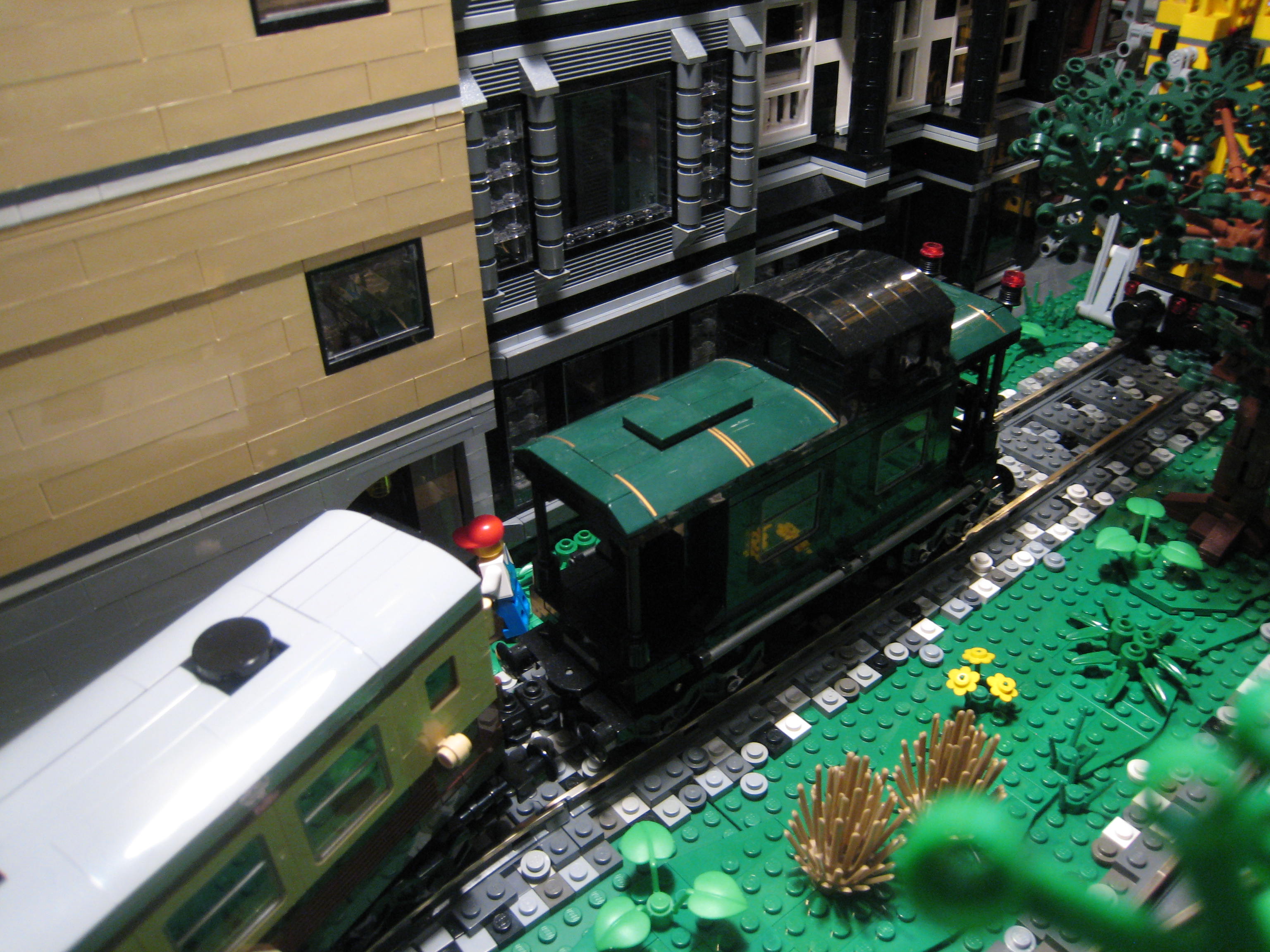 emerald_night_caboose_02_display.jpg