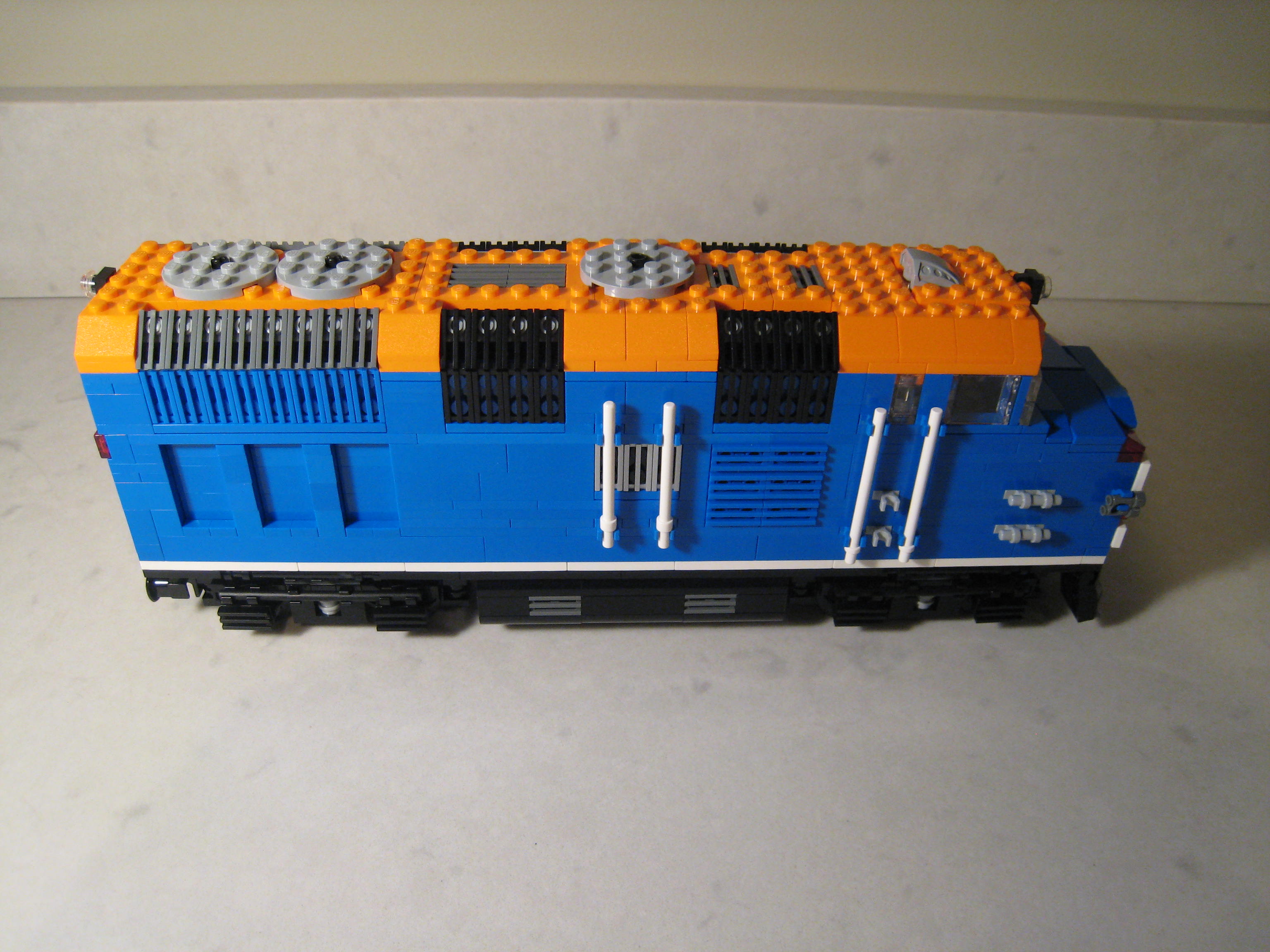 metra_engine_02.jpg