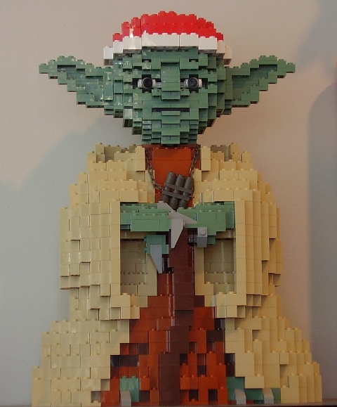 festiveyoda1.jpg