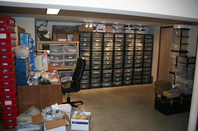 rens_brick_room_and_customs_200_000_parts_june_2007_resize.jpg