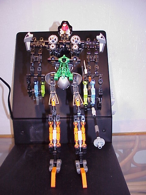 makuta_back.jpg