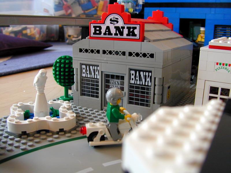 07_bank_exterior_01.jpg