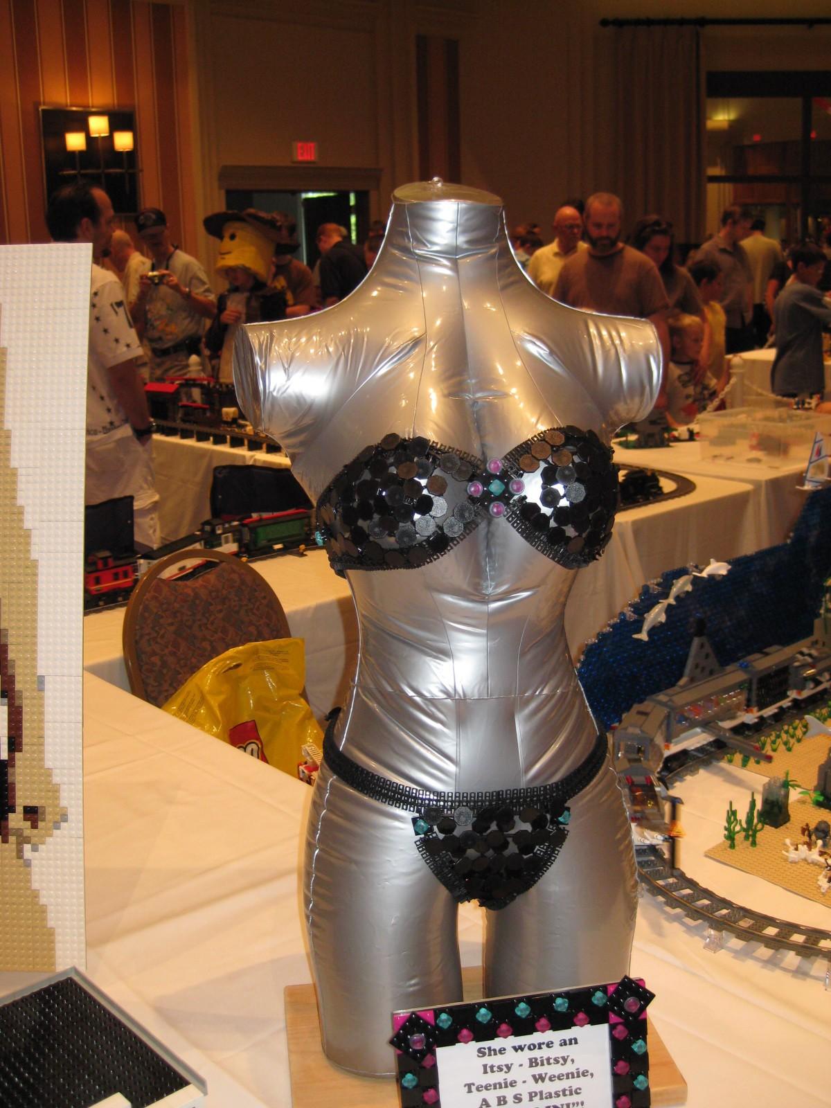 brickfair-2009-01.jpg