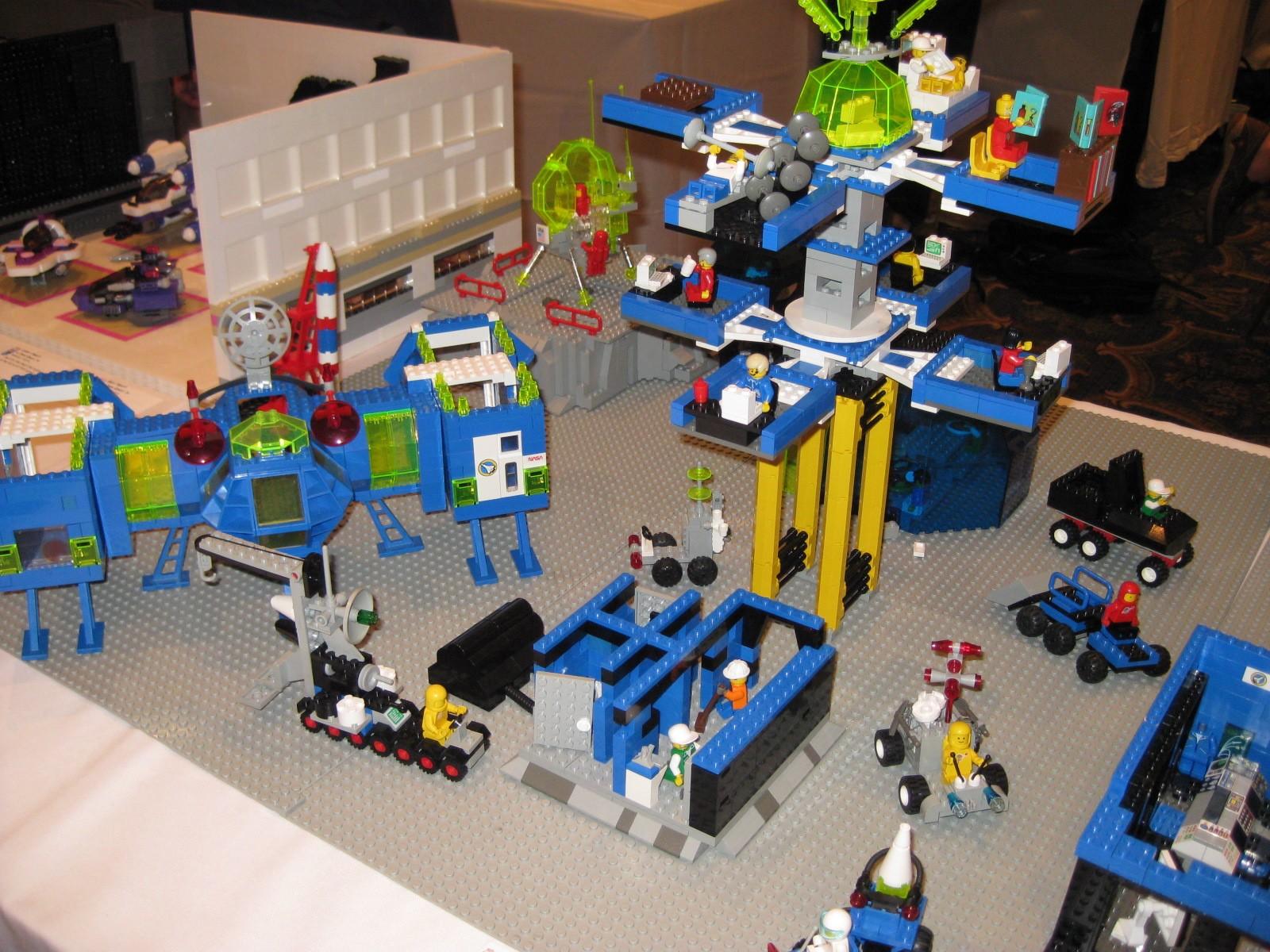brickfair-2009-04.jpg