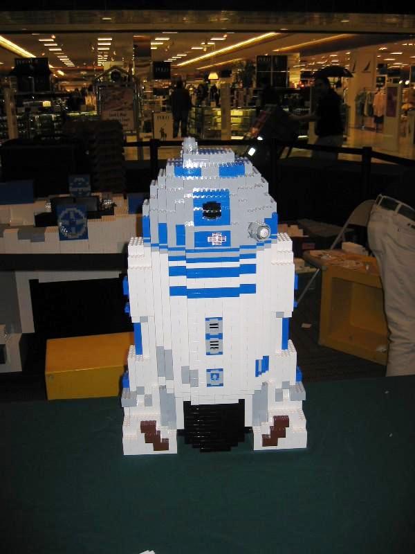 r2d2-02.jpg