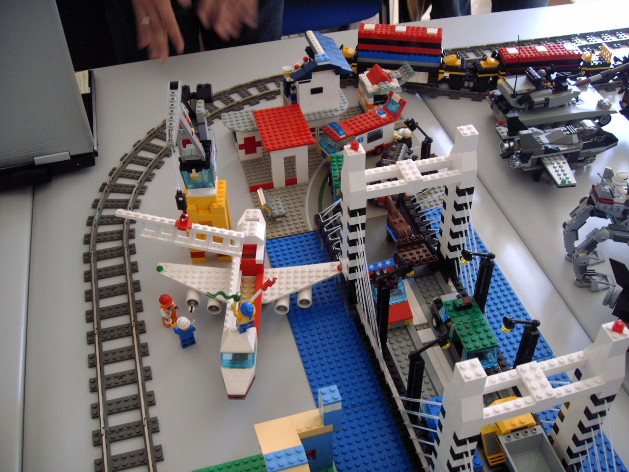 plugfest2005e05.jpg