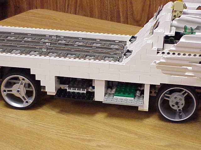 lug-003s.jpg