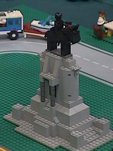 monument01.jpg